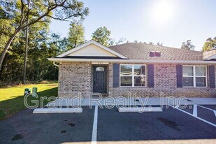 6283 Holland Rd in Milton, FL - Building Photo