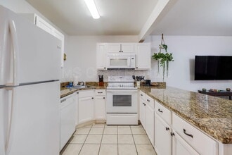 1664 Beach Blvd in Biloxi, MS - Building Photo - Building Photo