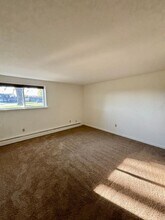 5 Losson Garden Dr in Cheektowaga, NY - Building Photo - Building Photo