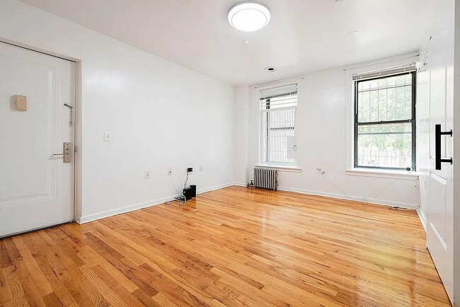 537 W 133rd St in New York, NY - Building Photo - Building Photo