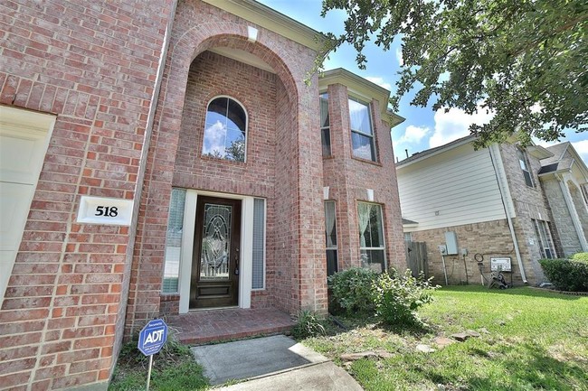 518 Anacacho Dr in Spring, TX - Foto de edificio - Building Photo