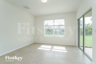 1622 SW 27th St in Cape Coral, FL - Building Photo - Building Photo