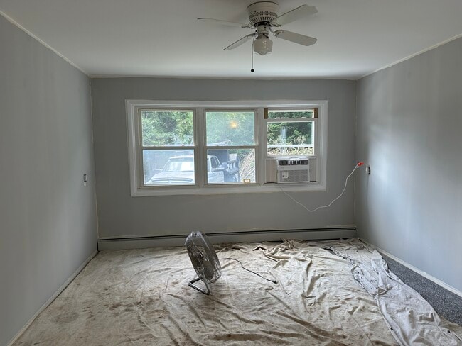 234 Crombie St in Huntington Station, NY - Building Photo - Building Photo