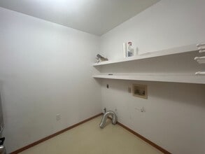 6327 Brent Dr in Springfield, IL - Building Photo - Building Photo