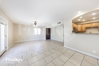 9044 N 52nd Dr in Glendale, AZ - Building Photo - Building Photo