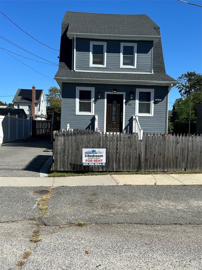 property at 41 Chapman Pl