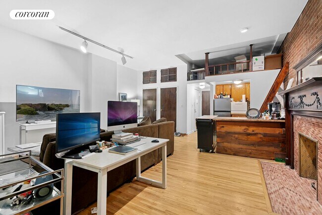 9 W 69th St in New York, NY - Building Photo - Building Photo