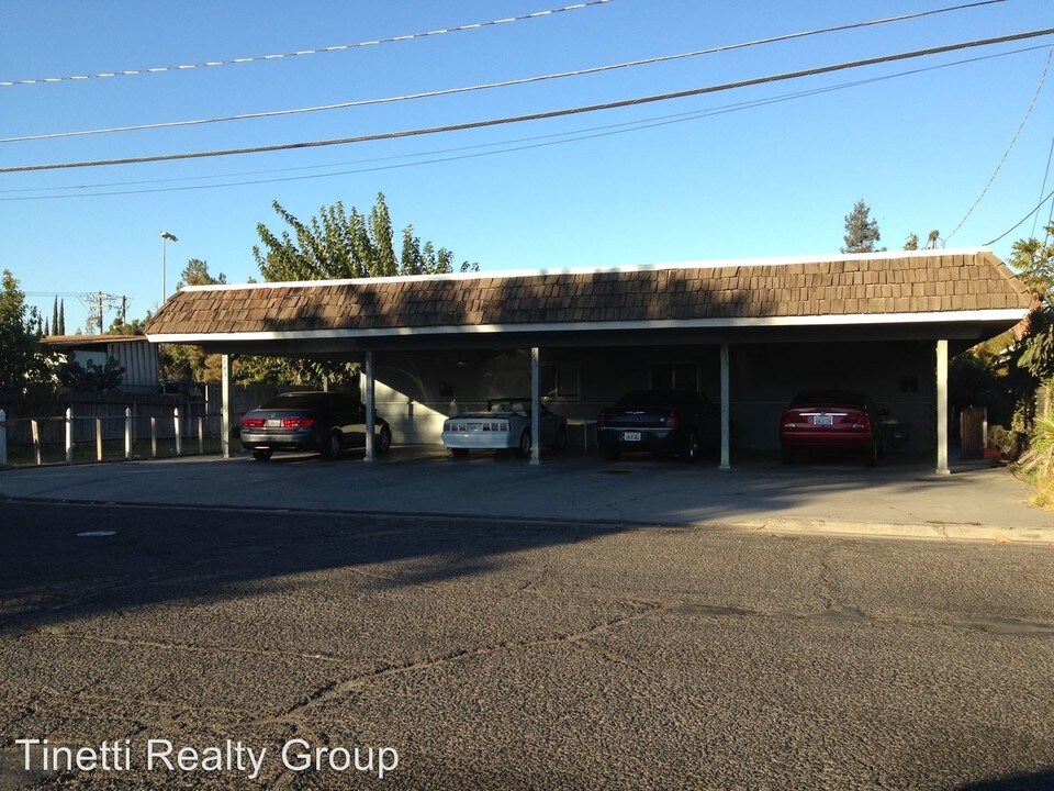 2745 Muir Ave in Atwater, CA - Building Photo