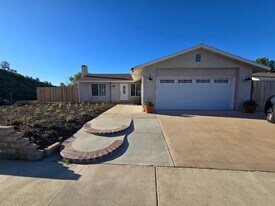 14494 Cambridge St in Moorpark, CA - Building Photo