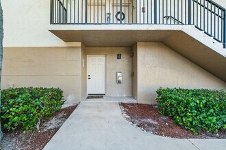 1500 Crestwood Ct S in Royal Palm Beach, FL - Building Photo - Building Photo