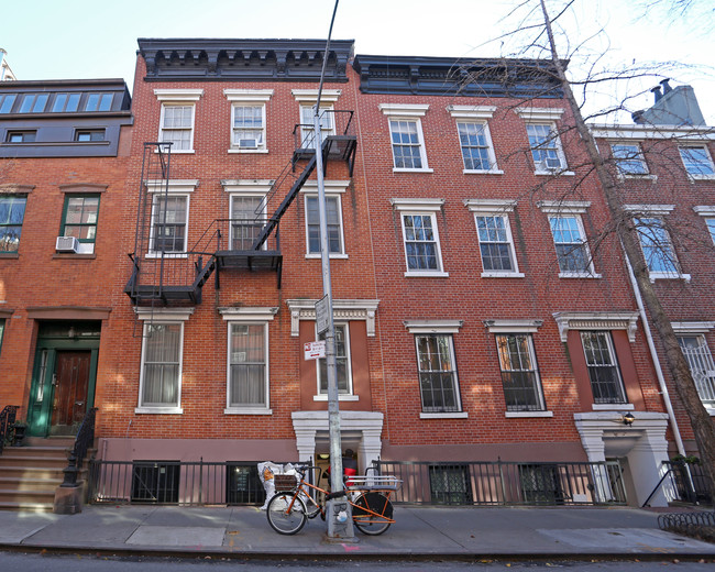 21-23 Bethune St in New York, NY - Building Photo - Building Photo