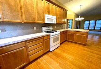 12712 SW Rocky Mountain Ct in Tigard, OR - Building Photo - Building Photo