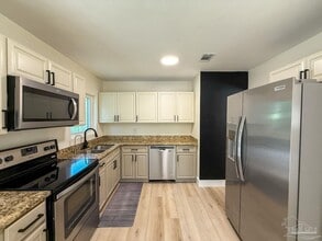 1501 Croquet Dr in Ensley, FL - Building Photo - Building Photo