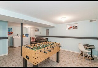 33451 N Sears Blvd in Grayslake, IL - Foto de edificio - Building Photo