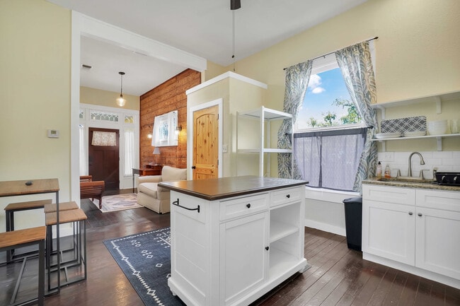 property at 628 Hunstock Ave