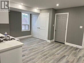 610 Bloor St W in Toronto, ON - Building Photo - Building Photo