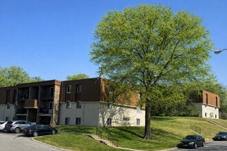 La Hacienda in Kansas City, KS - Building Photo - Building Photo