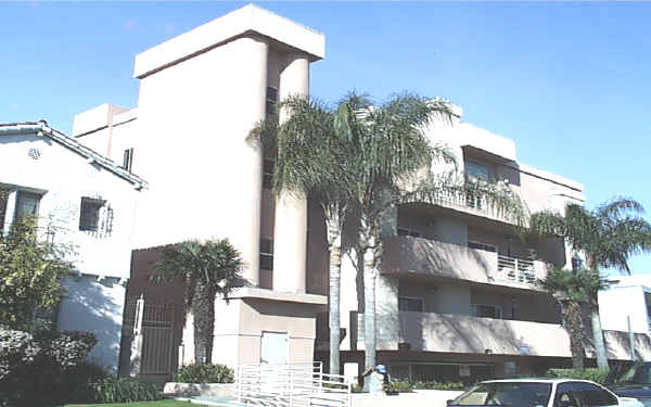 1059-1065 S Bedford St in Los Angeles, CA - Building Photo - Building Photo