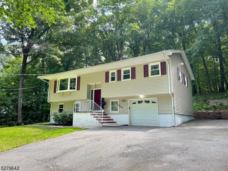 219 Prospect Point Rd in Jefferson, NJ - Foto de edificio