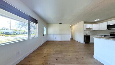 5131 13th Ave N in St. Petersburg, FL - Building Photo - Building Photo