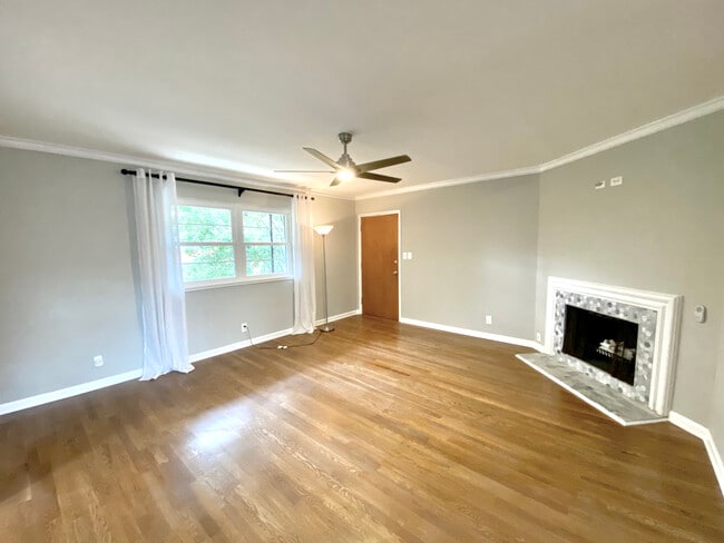 property at 3660 Peachtree Rd NE