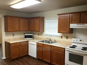 7410 Canopus Bow in San Antonio, TX - Building Photo - Building Photo
