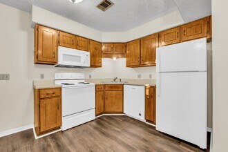 450 W Broad St in West Point, MS - Building Photo - Building Photo