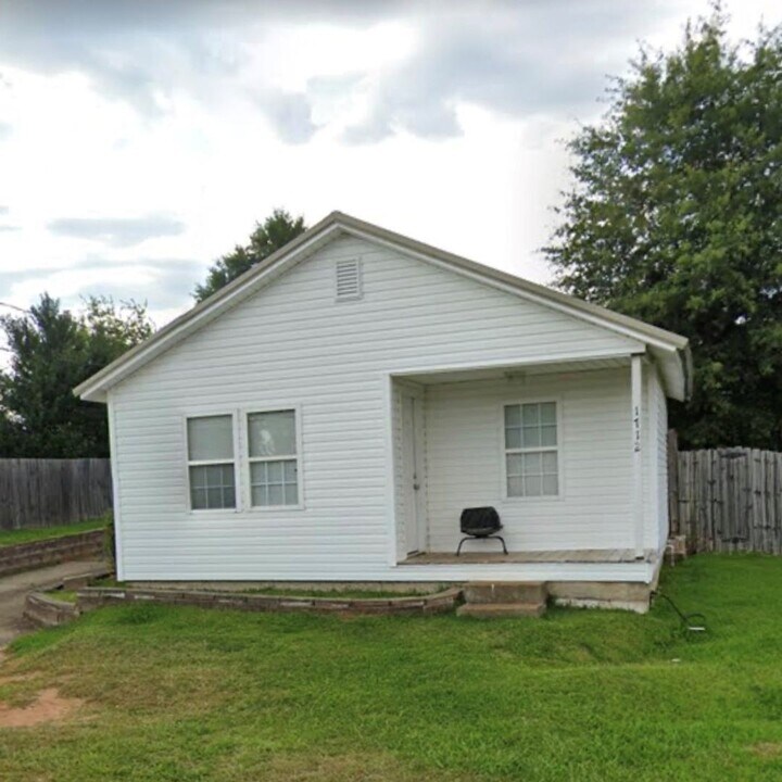 1712 10th St E in Tuscaloosa, AL - Building Photo