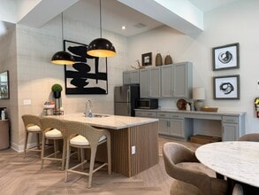 Silver Station Apartment Homes in Columbia, SC - Foto de edificio - Building Photo
