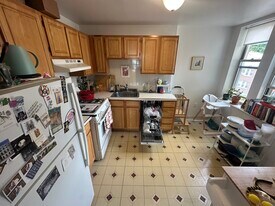 14 Colborne Rd, Unit 12 in Boston, MA - Building Photo