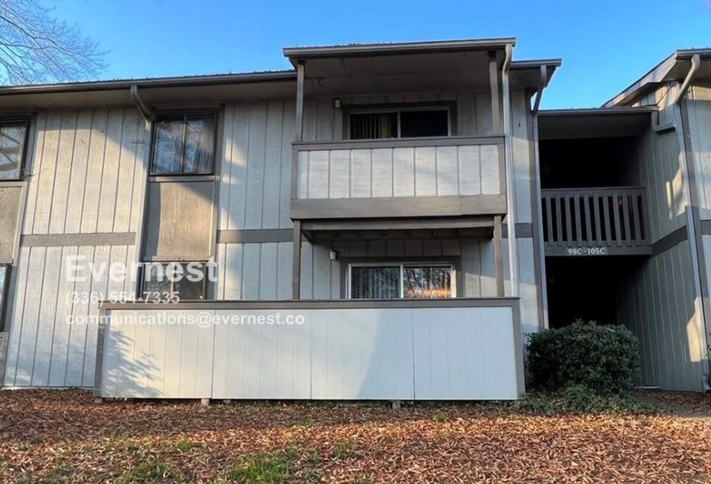 2235 Sunderland Rd in Winston-Salem, NC - Building Photo