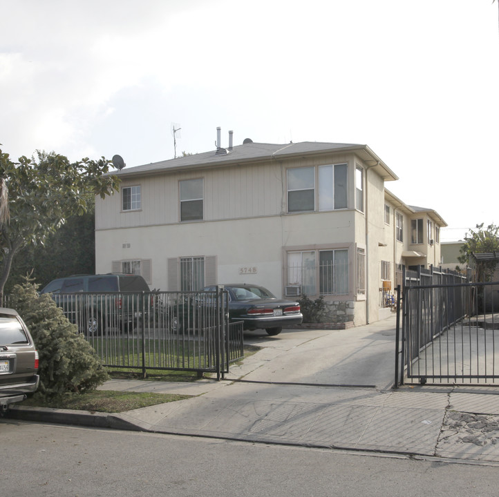 5748 La Mirada Ave in Los Angeles, CA - Building Photo