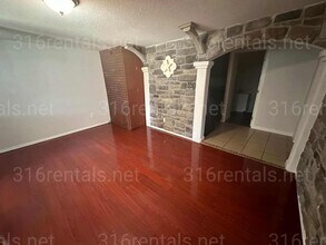 3352 N Park Pl in Wichita, KS - Building Photo - Building Photo