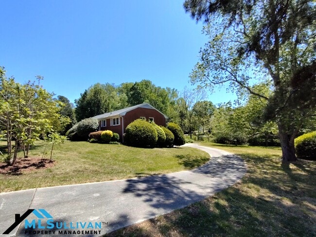 101 W Roosevelt St in Mebane, NC - Building Photo - Building Photo