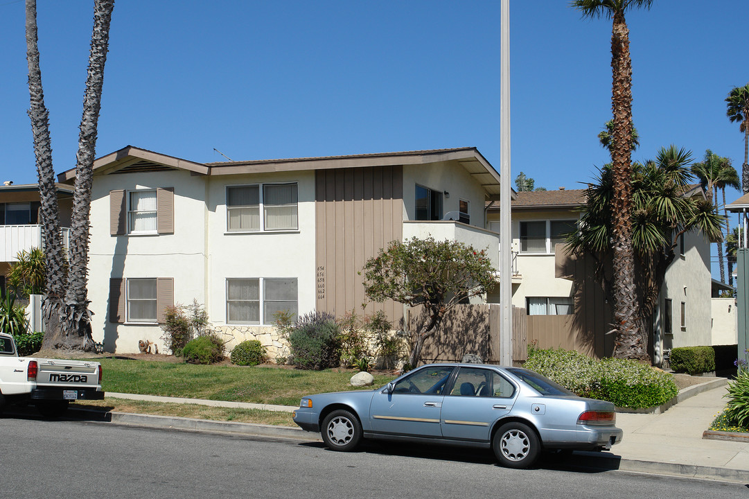 654-664 Empire Ave in Ventura, CA - Building Photo