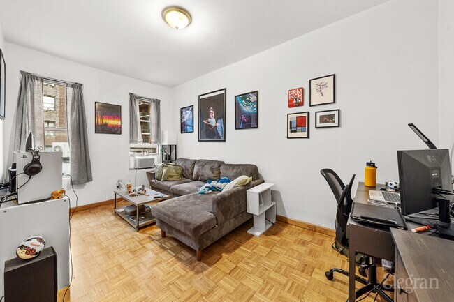 28-14 41st Ave-Unit -APT 2R in Queens, NY - Building Photo - Building Photo