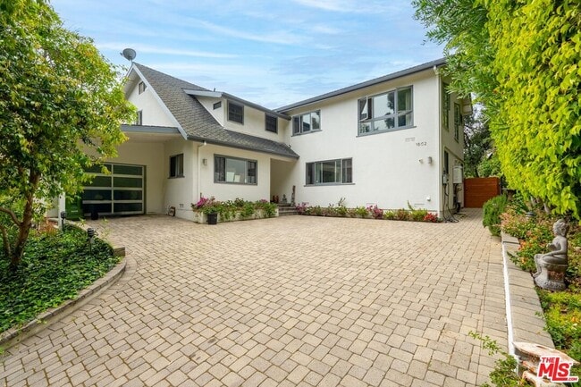 property at 1862 Kimberly Ln