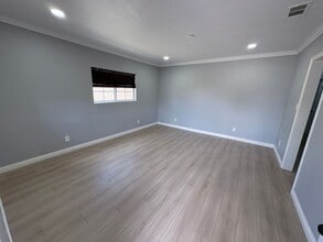 4925 Chino Ave in Chino, CA - Foto de edificio - Building Photo