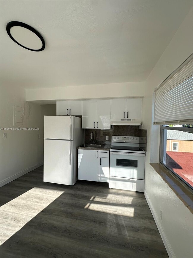 property at 660 NE 87th St