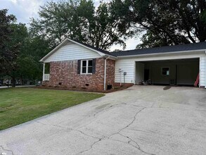 102 Baldwin Cir in Mauldin, SC - Building Photo - Building Photo