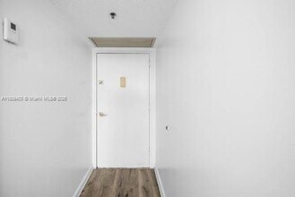 20505 E Country Club Dr in Aventura, FL - Building Photo - Building Photo