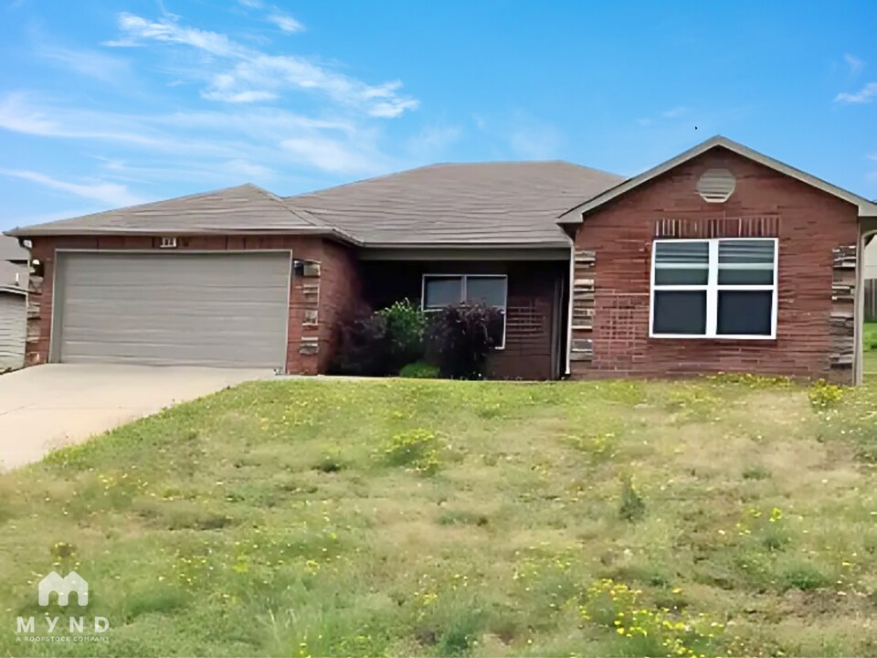 11101 Bock Rd in Sherwood, AR - Building Photo