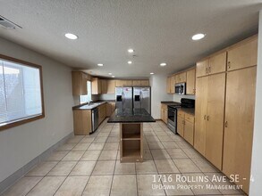 1716 Rollins Ave SE in Minneapolis, MN - Building Photo - Building Photo