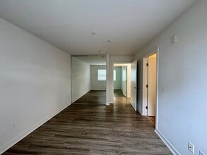 1310 Pensacola St, Unit 101 in Honolulu, HI - Foto de edificio - Building Photo