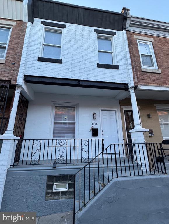 property at 3252 Hope St