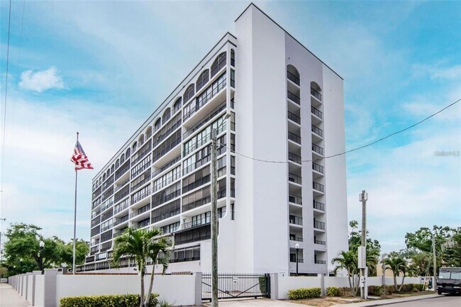property at 3211 W Swann Ave