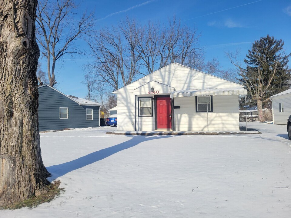 4440 Saint Ann Ln in Columbus, OH - Building Photo