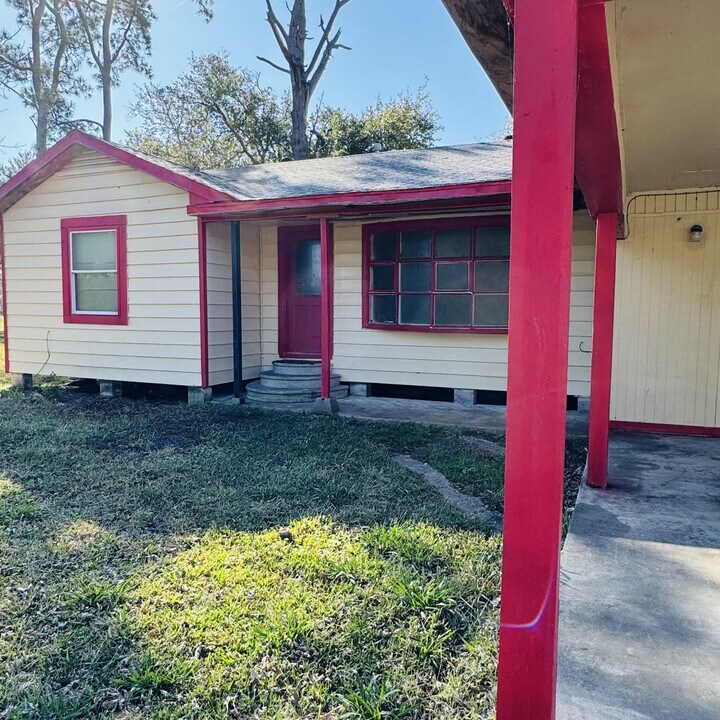 3150 64th St in Port Arthur, TX - Building Photo