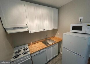 1727 Massachusetts Ave NW in Washington, DC - Building Photo - Building Photo