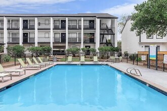 4400 Memorial Dr in Houston, TX - Foto de edificio - Building Photo